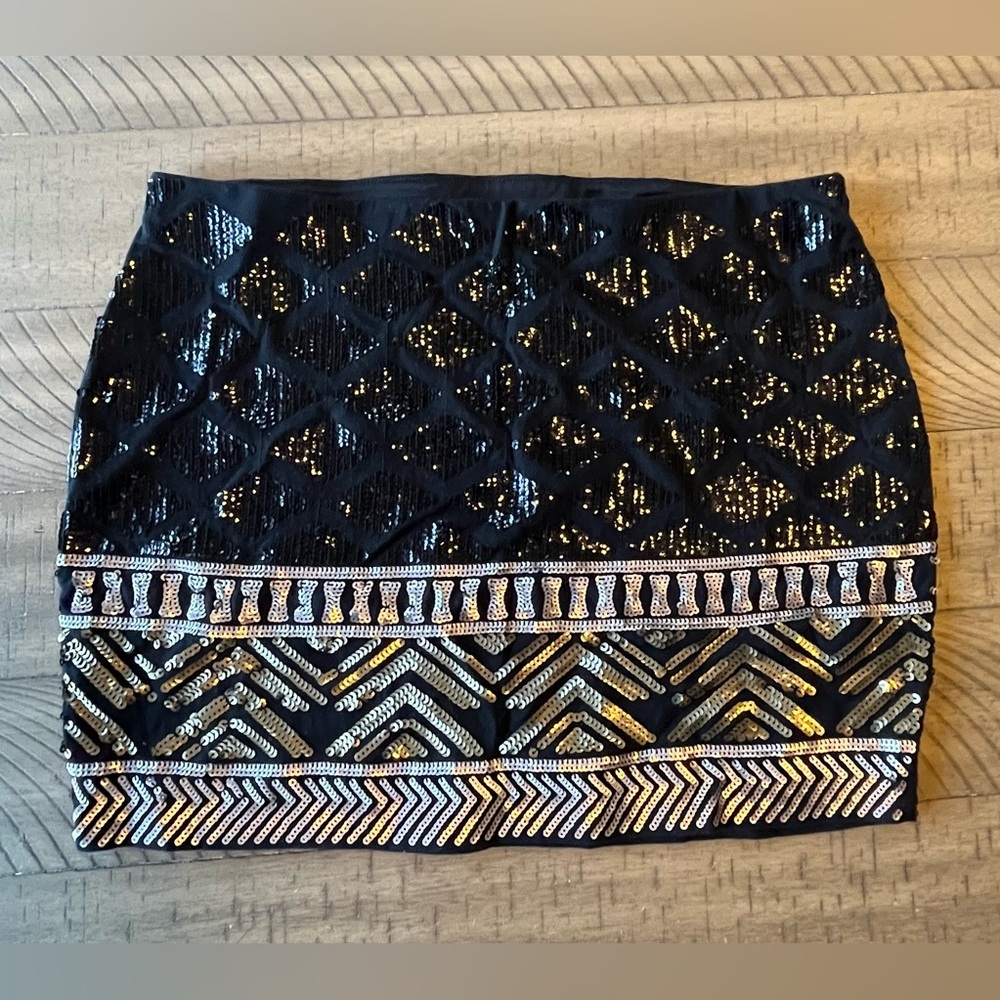 Express Geometric Aztec Sequin Mini Skirt Women's Size Small Black Bronze